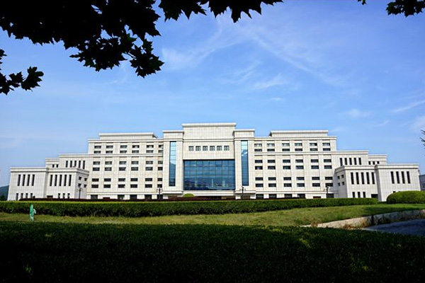 大連大學(xué)圖書(shū)館